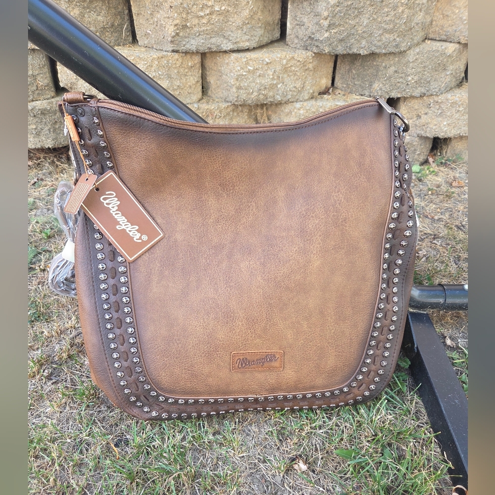 NWT- Wrangler Rivets Concealed Carry- Crossboy Hobo